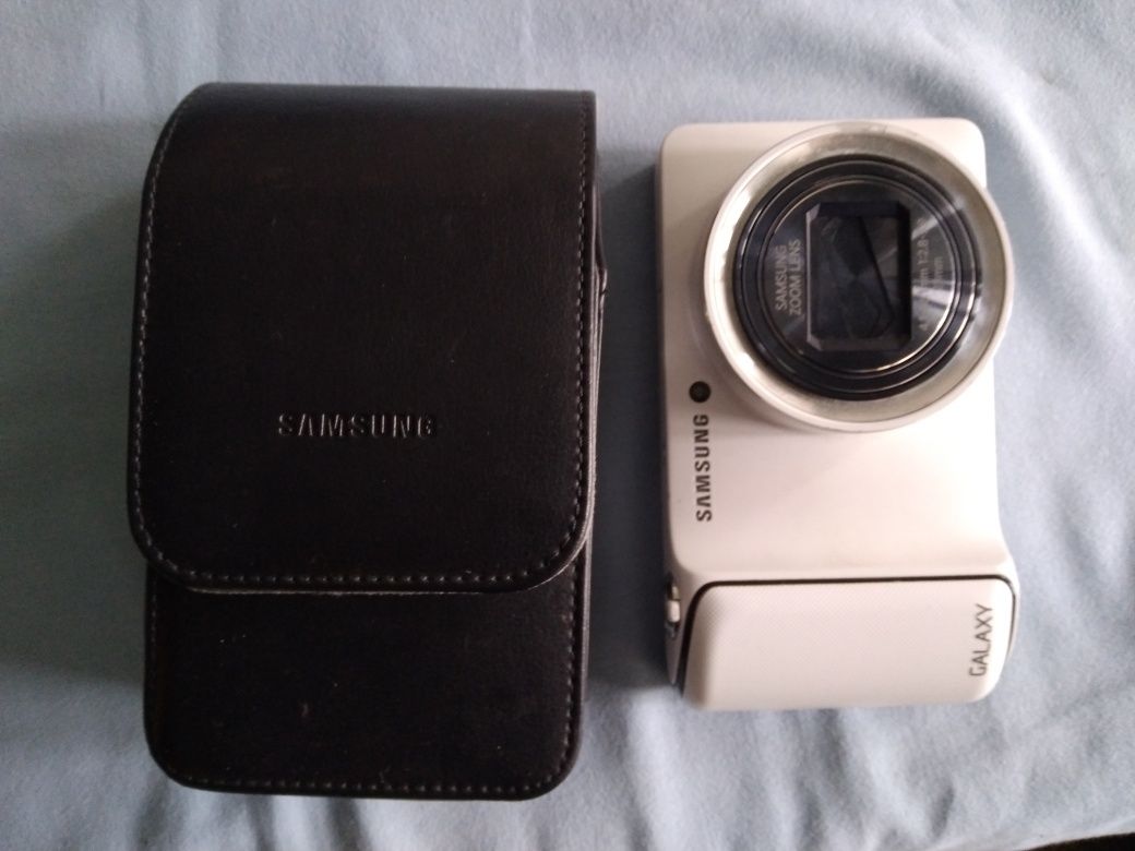Предлагам  уникална фотокамера Samsung Galaxy