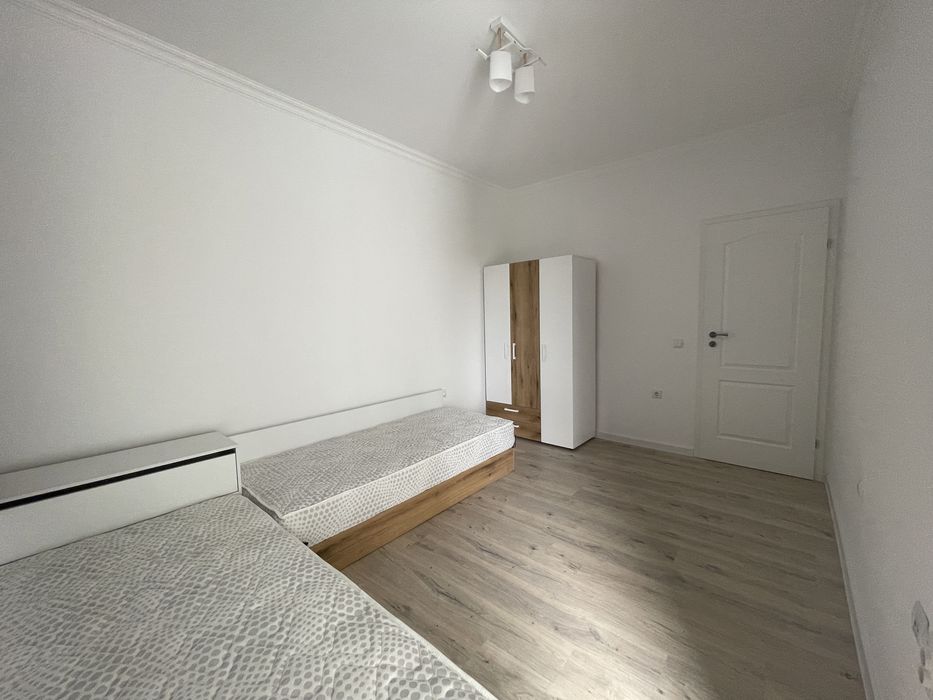 Дава се под наем Тристаен апартамент в Бургас, Изгрев - 103 кв.м за 816 € - Снимка #8