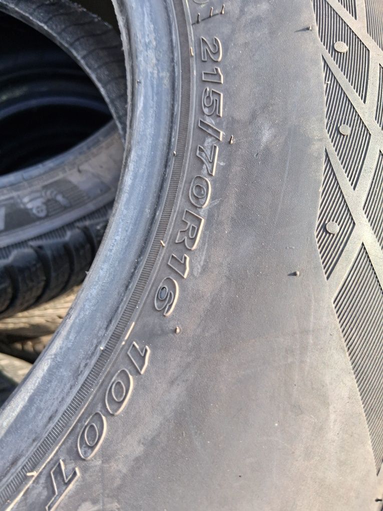 215 70 16 NEXEN 4броя зимни