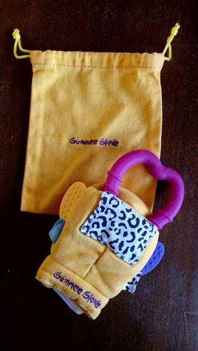 Ръкавичка-гризалка Gummee Glove