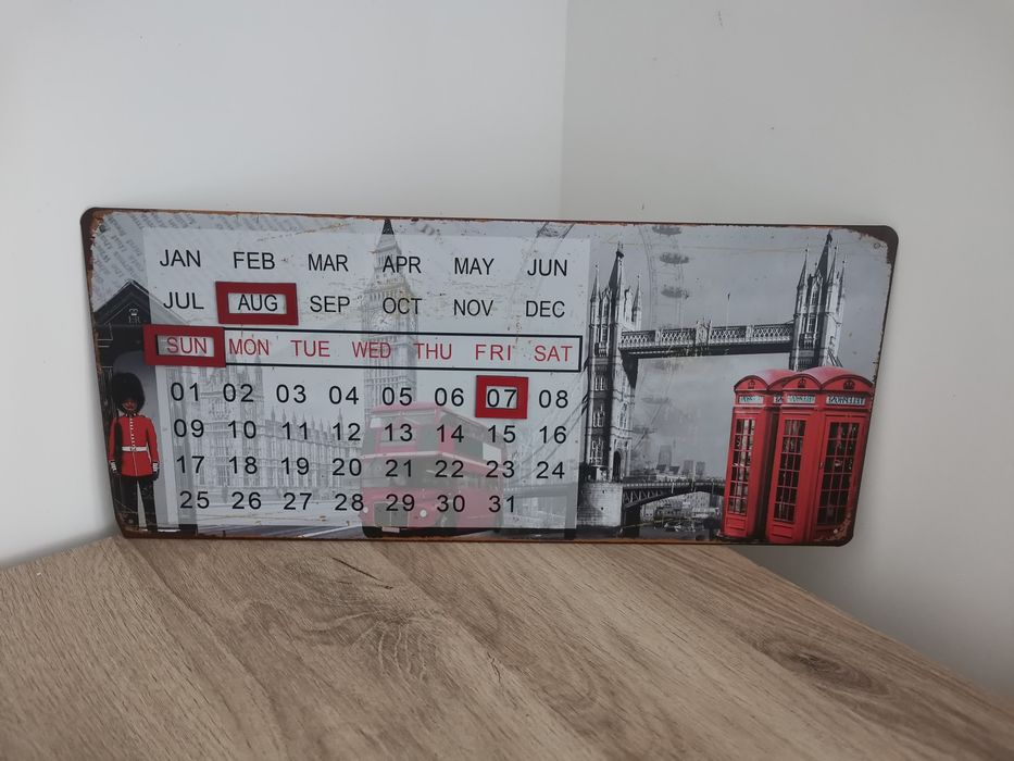 Вечен метален календар 
