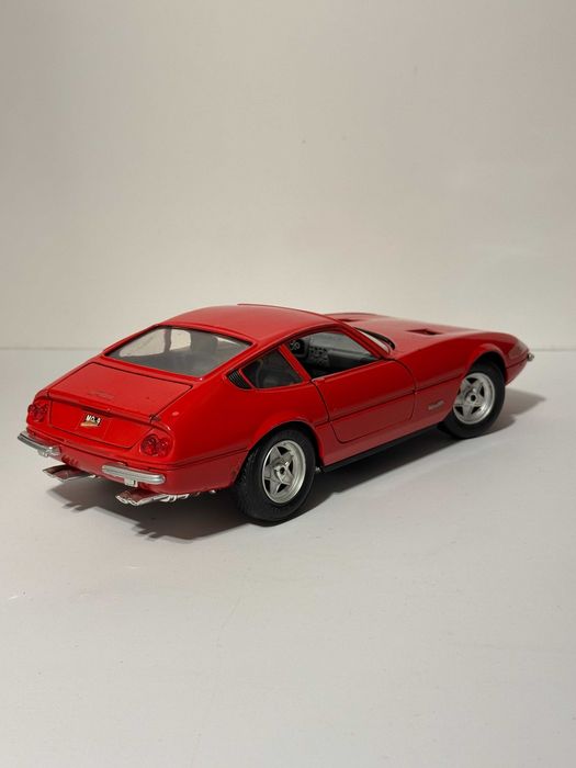 Ferrari 365 GTB/4 Daytona (1969) Giodi Techno Scara 1/18