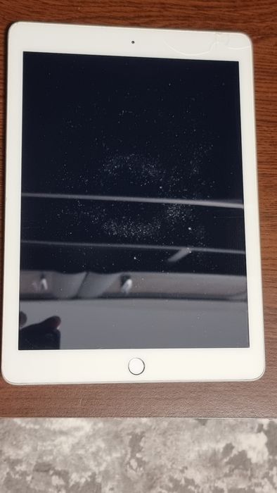 Ipad generatia 5 

Nu merge partea dreapta de ecran. Se poate rot