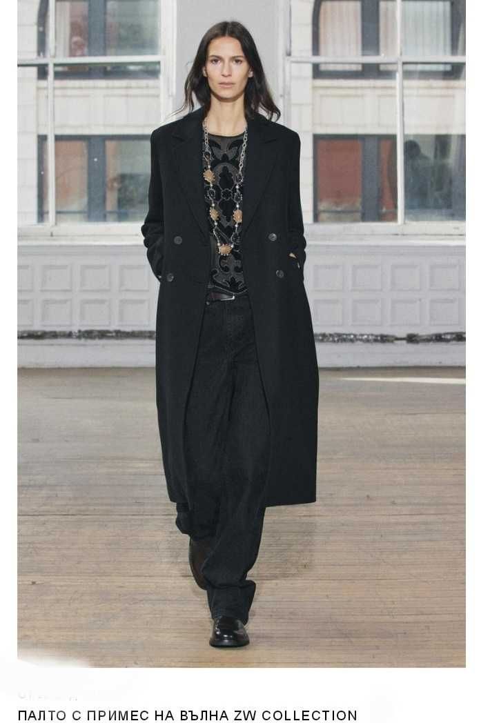 Бяло и черно палто от ZARA