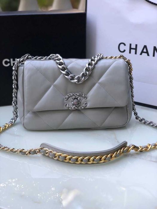 Geanta Chanel 19 Medium