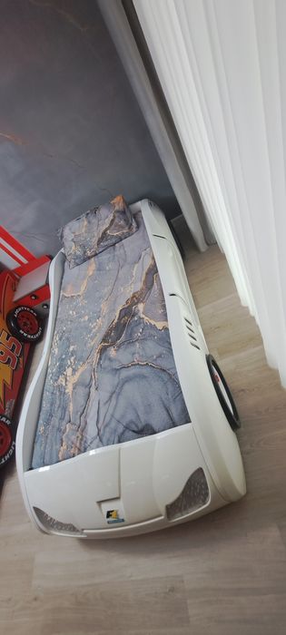 Vand pătuț copii masina curse