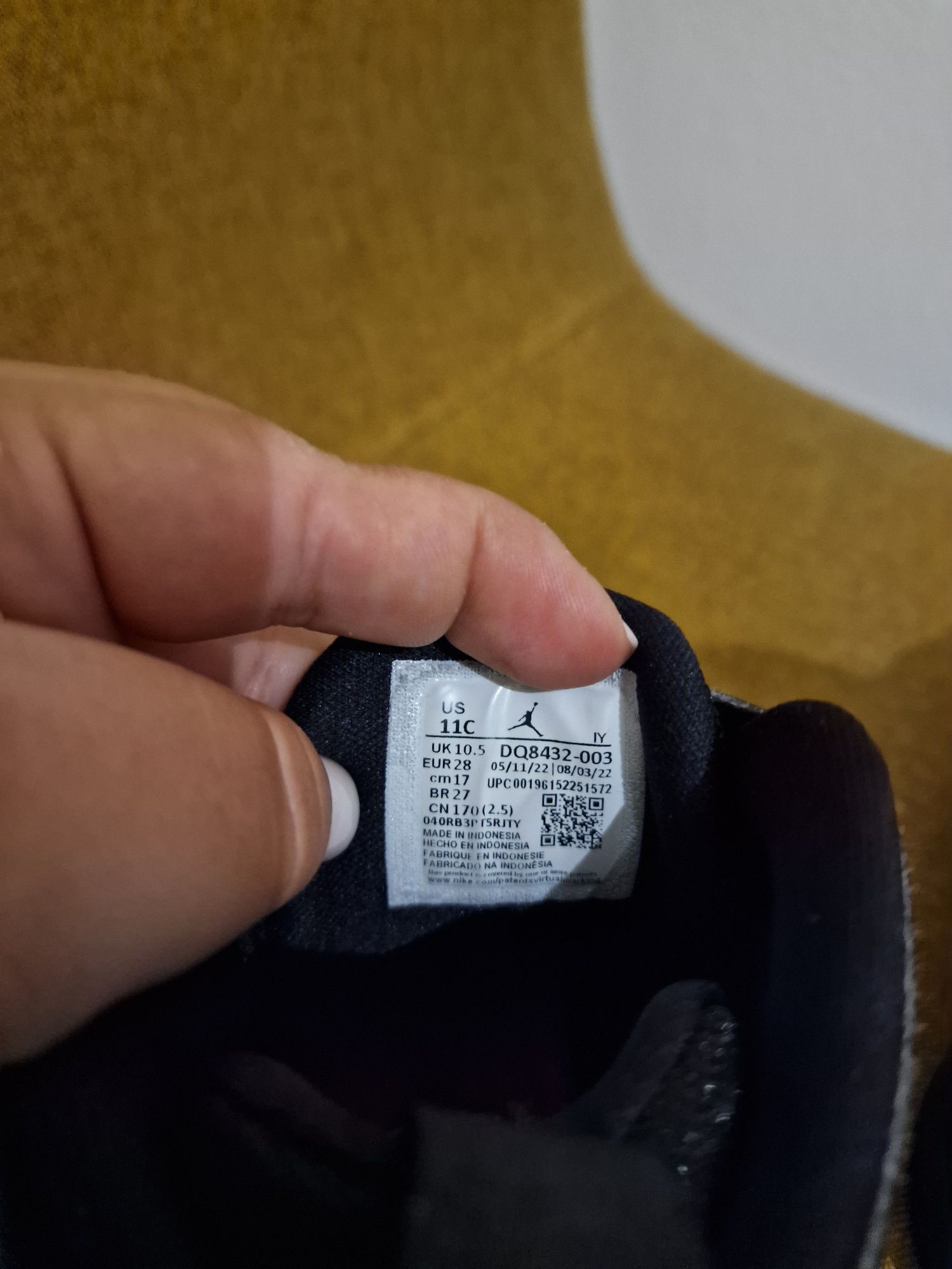 Adidasi jordan baieti 28