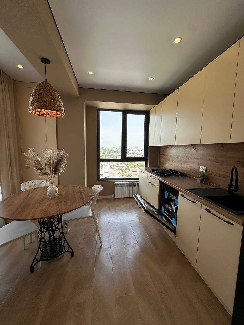 Продажа квартиры в центре. 11-й этаж.