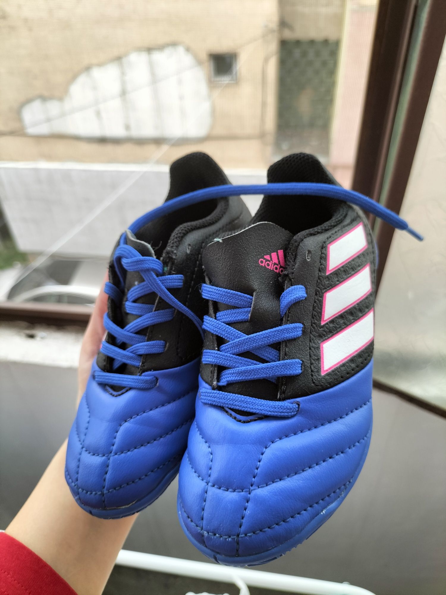 Vând papuci adidas fotbal copii 27/28