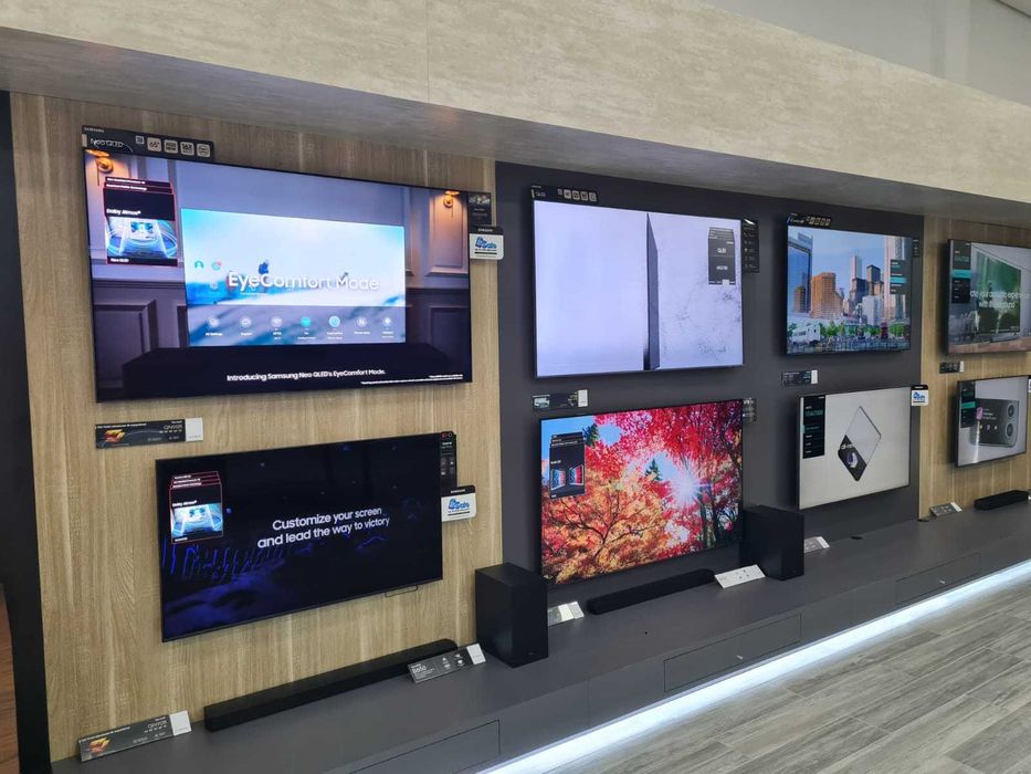 Телевизор Samsung UE85DU8000UX 4K Ultra HD Smart TV