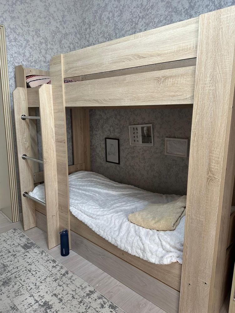 Продам мебель двухъяросную кровать в очень хорошем состоянии