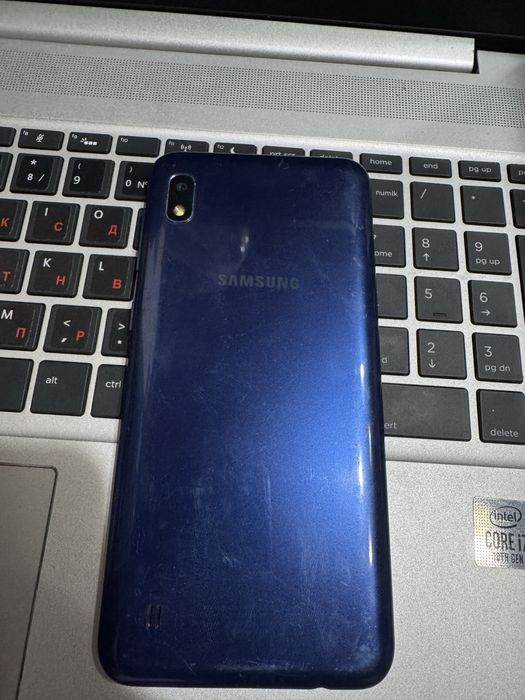 Samsung A10.