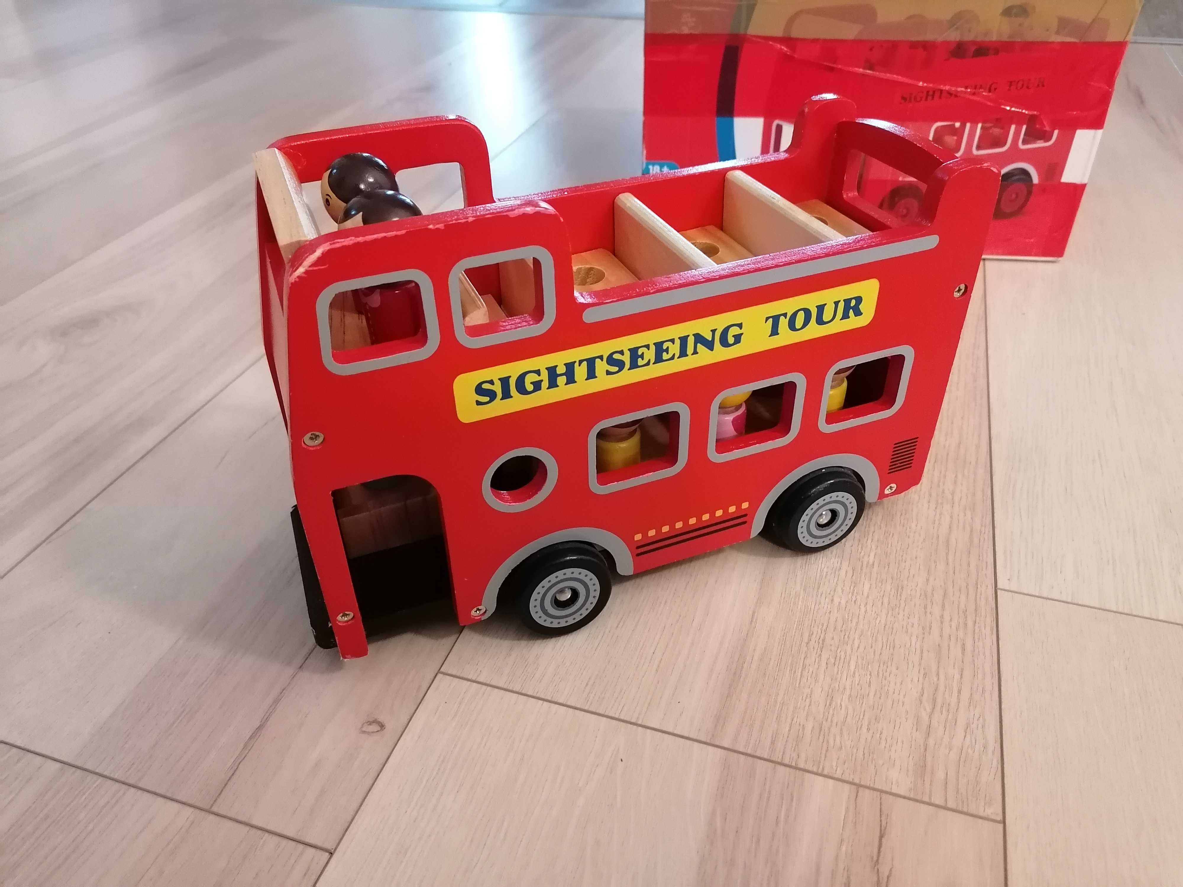 Autobuz de lemn turist cu 9 figurine