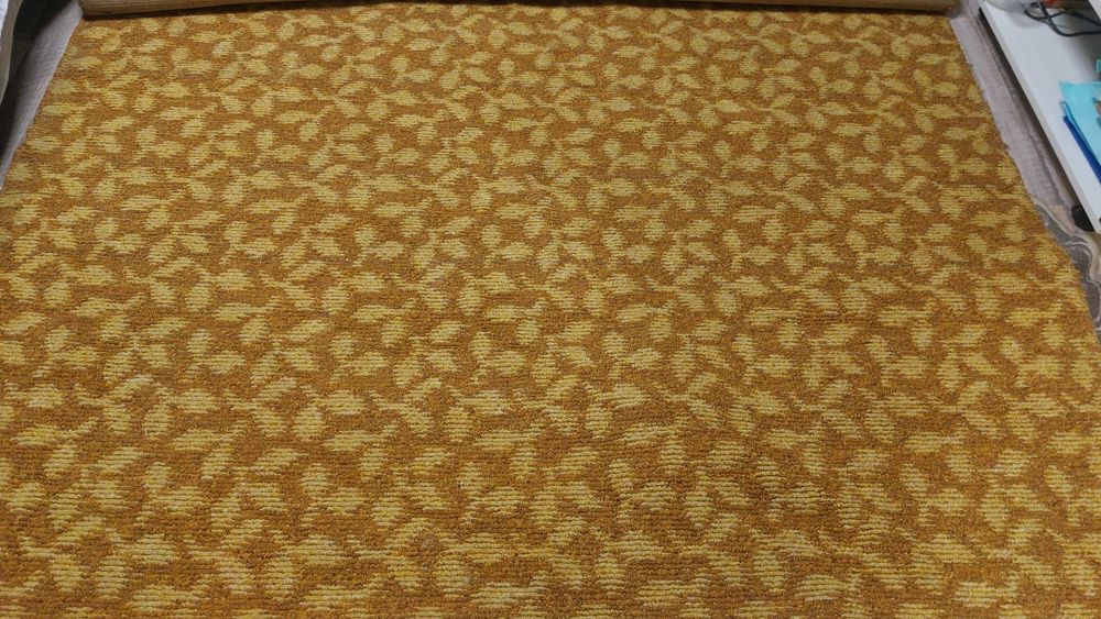 Длинный ковер красивого цвета