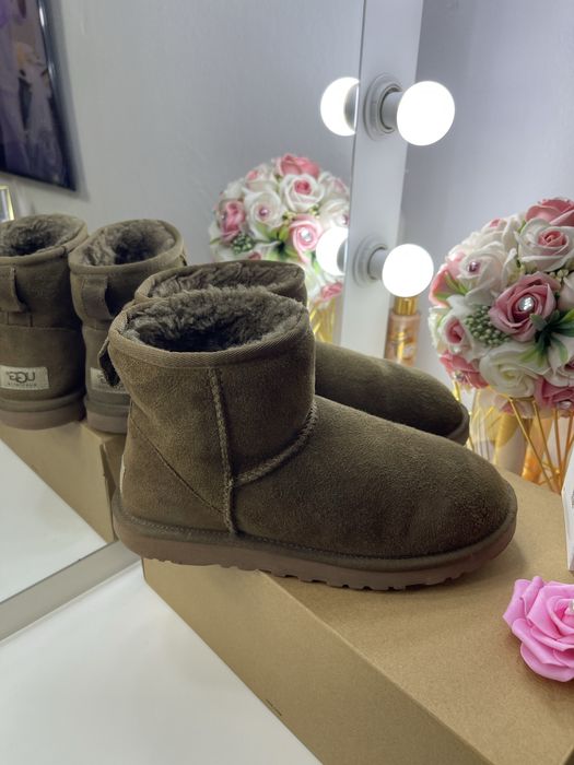Ugg classic mini marime 38 originale kaki