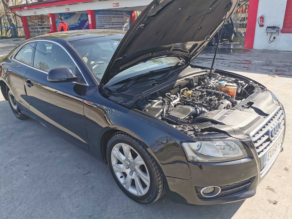 dezmembrez audi a5 1.8i/ usa fata a5/bara fata a5/faruri a5/stopuri a5