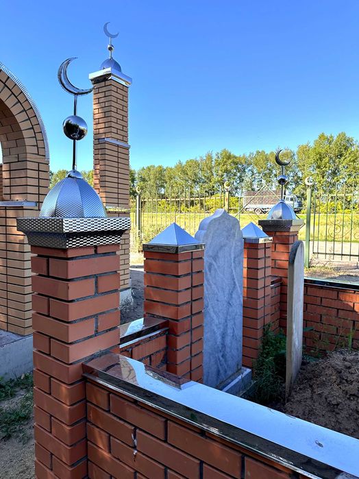 Колпаки на столб забора из нержавеющей стали. Парапеты