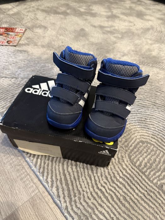 Детски маратонки и боти adidas