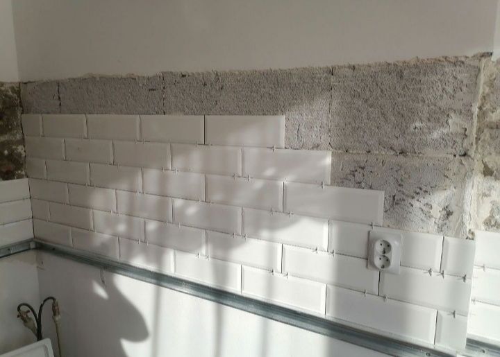 Укладка кафель, ламинат с наливной пол и гипсакартон.