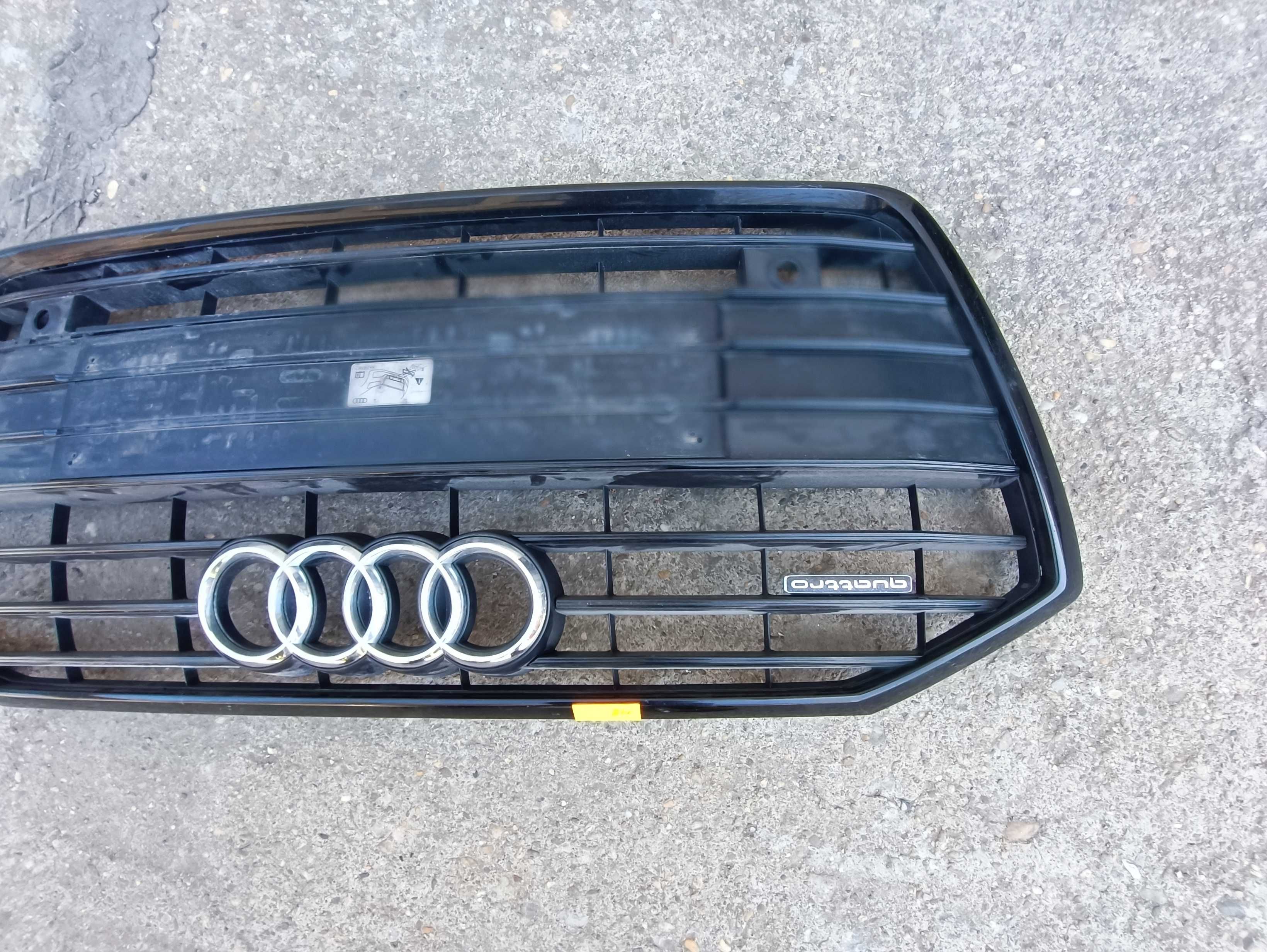 решетка (маска) предна броня Ауди Audi A6 C8 2019-23