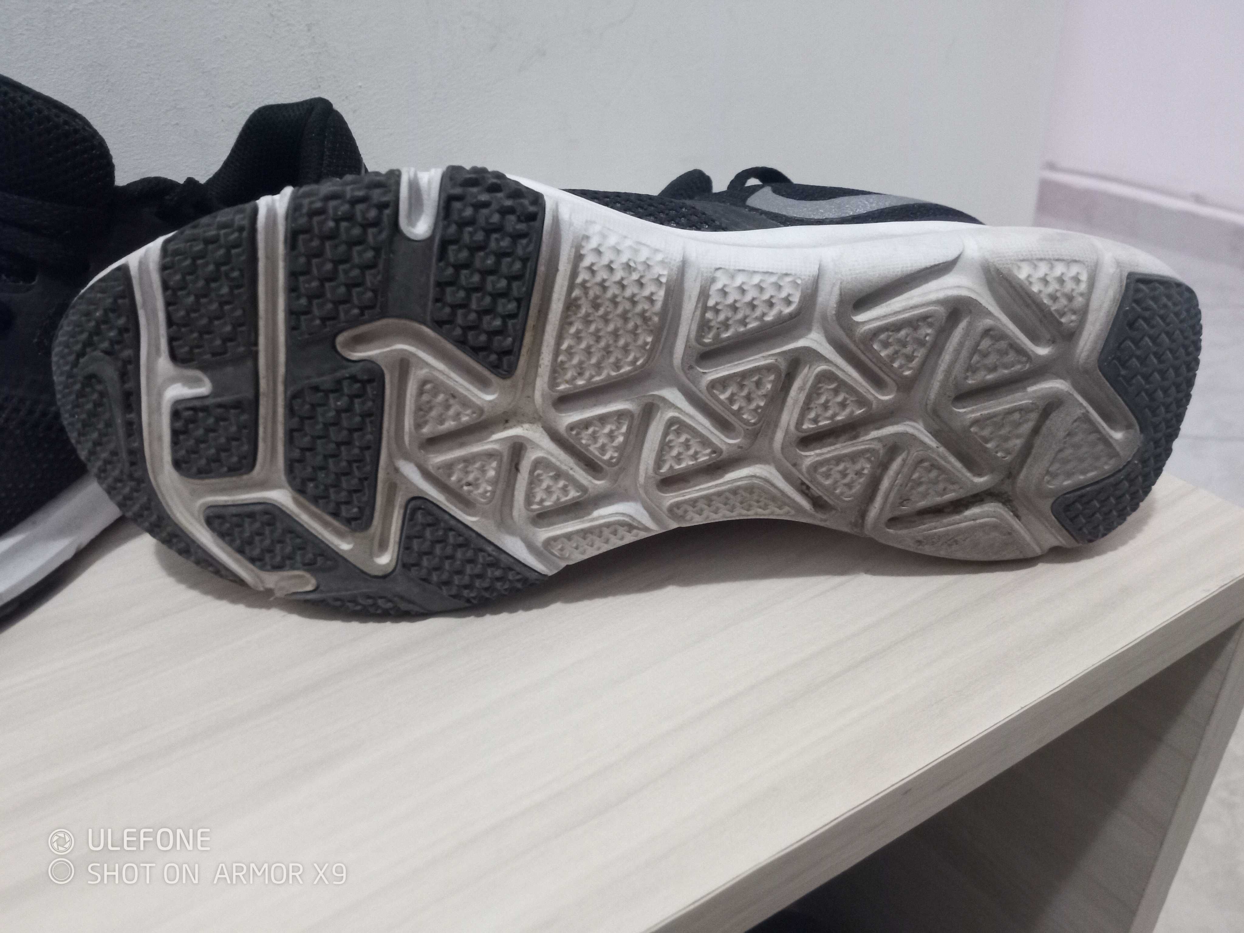 Продавам маратонки Nike