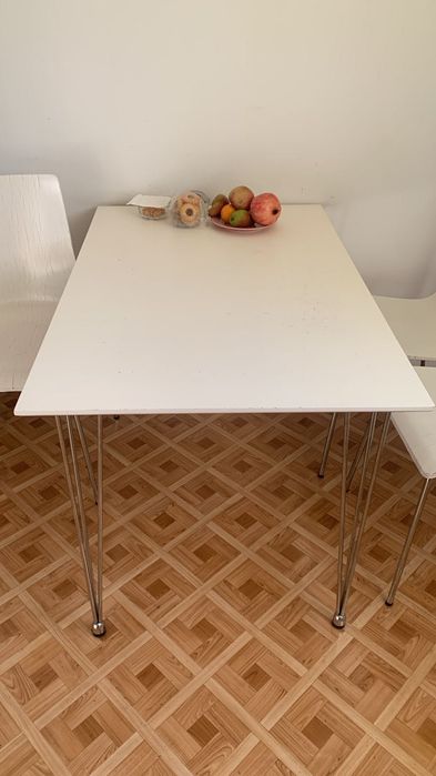 Стол со стульями (белые)