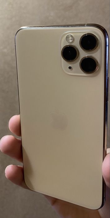 Айфон 11про  256 оьмен есть