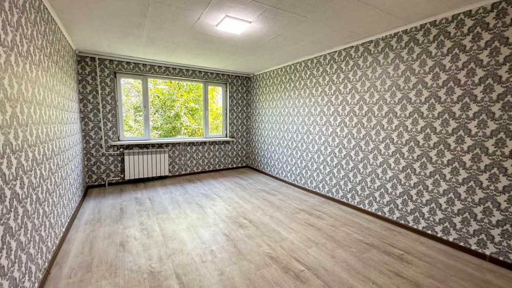 Продам квартиру центр  трех 3 комнатная