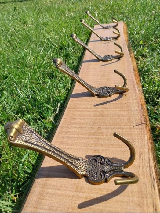 Cuier din lemn masiv