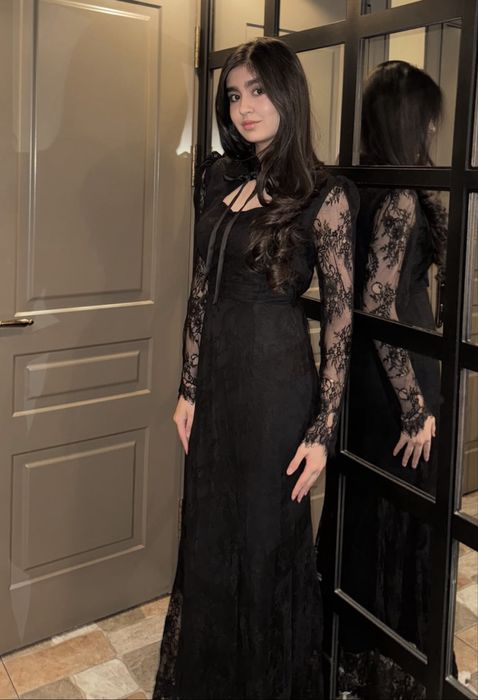 Платье черное из французского гипюра