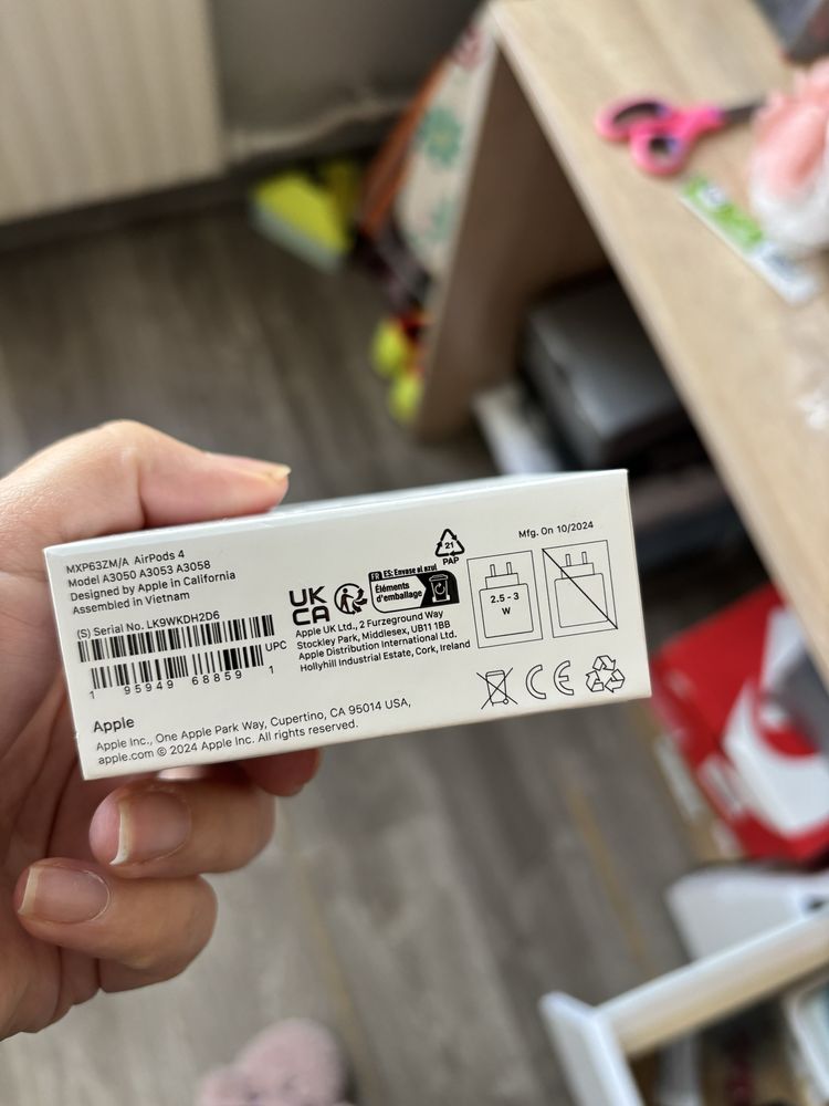 Слушалки Apple airpods 4