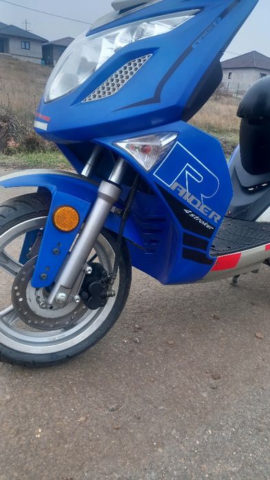 Scuter în 4timpi funcțional