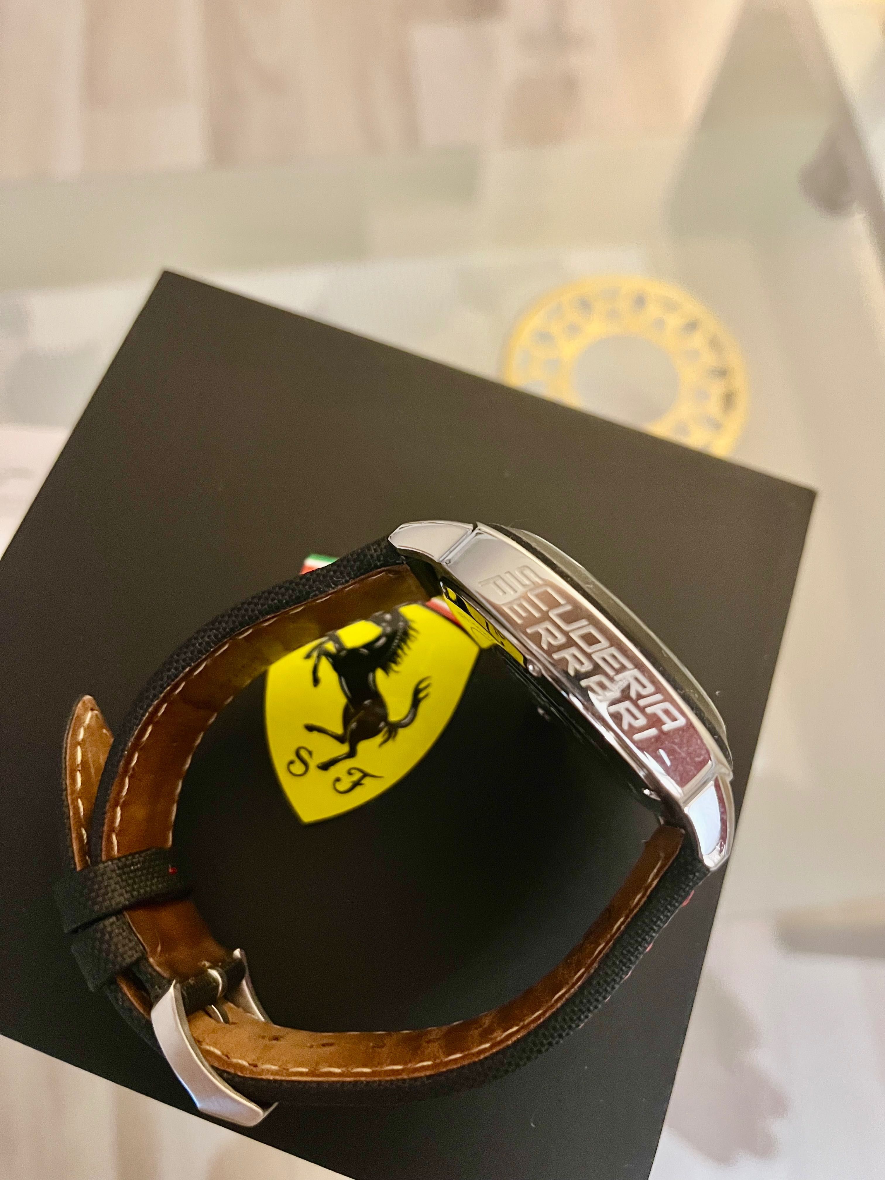 Часовник Scuderia Ferarri