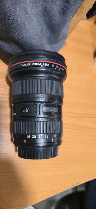 Обектив-Canon 16-35mm.
