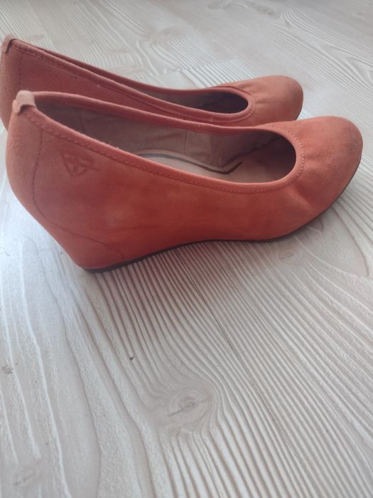 Обувки естествена кожа 38 или 38.5  Tamaris