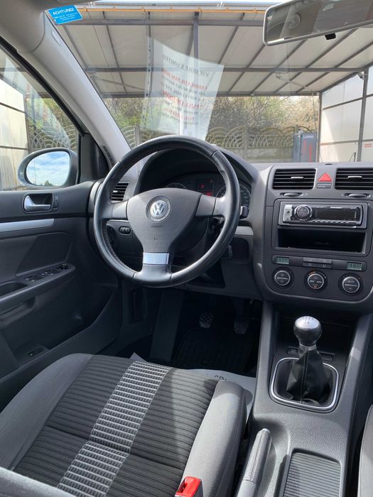 Volkswagen Golf 5 United Benzina 1.6 MPI 102 cp BSE Impecabil