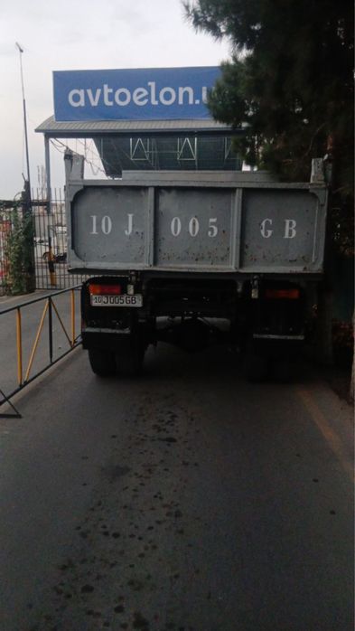 Zil 130 sotiladi srochna! 10500 $ kami bor