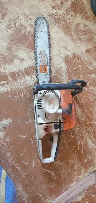 Продаётся бензопила б/у. 400.000
