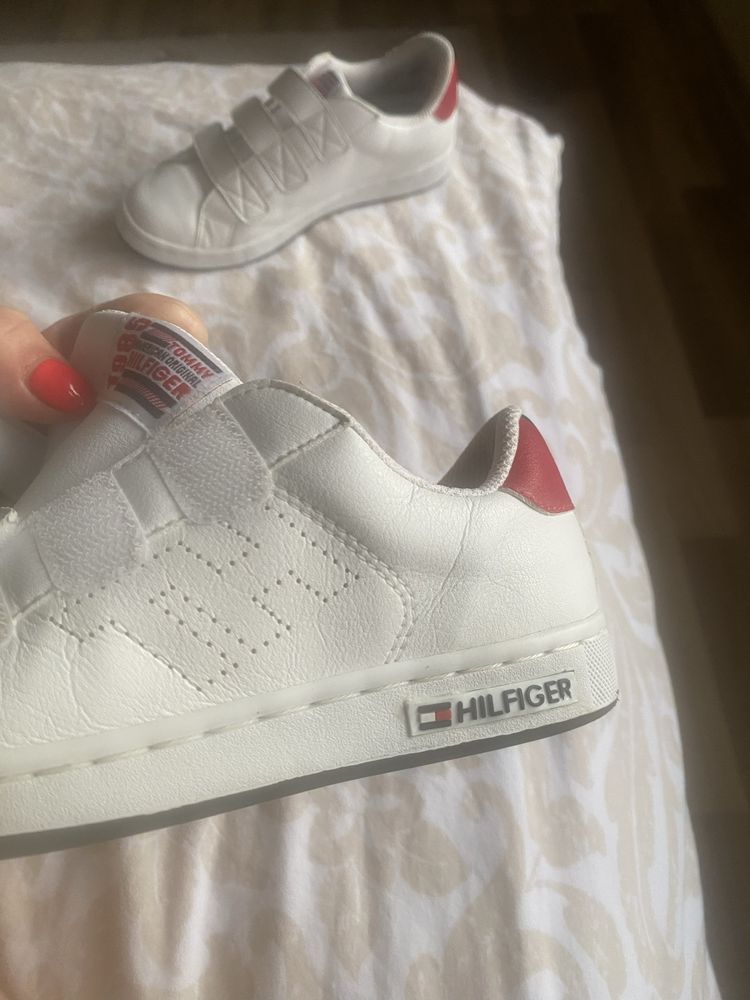 Маратонки на Tommy Hilfiger