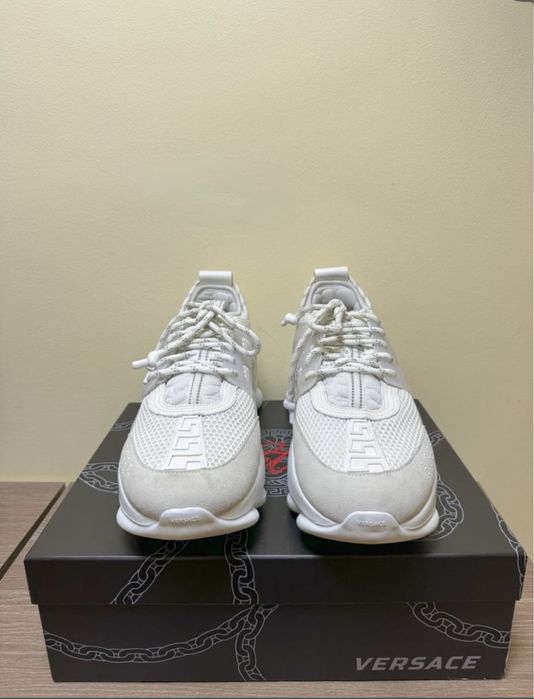 Versace chain reaction