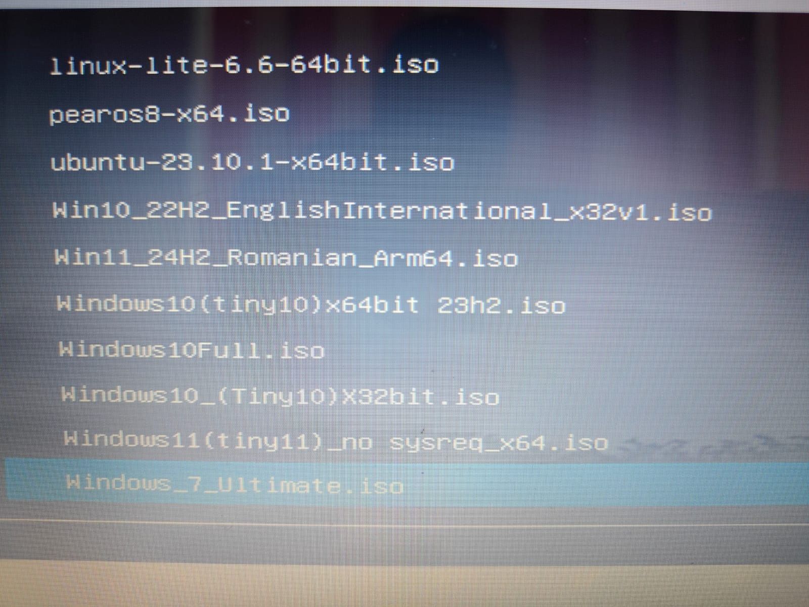 Stick usb CUSTOMIZABIL cu multiple sisteme de operare