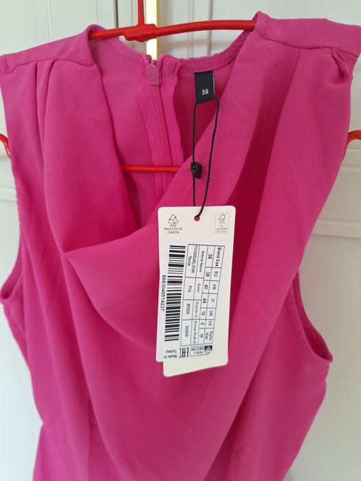 Rochie noua,cu eticheta