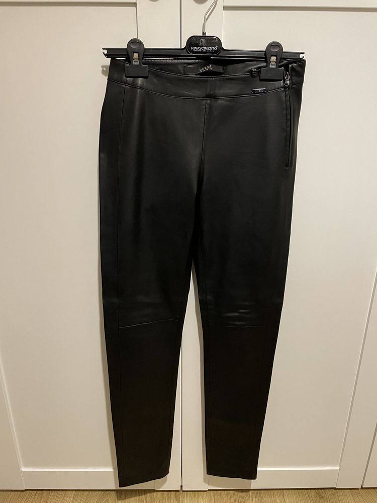 Pantaloni de piele negri Guess marimea S/26