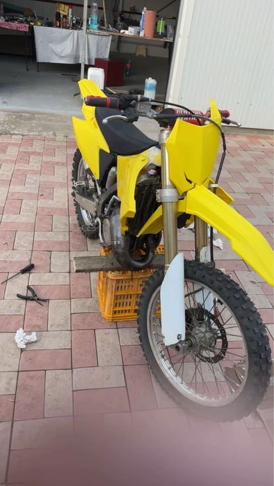 Suzuki Rm 125 (Ktm Husqvarna Yamaha Kawasaki)