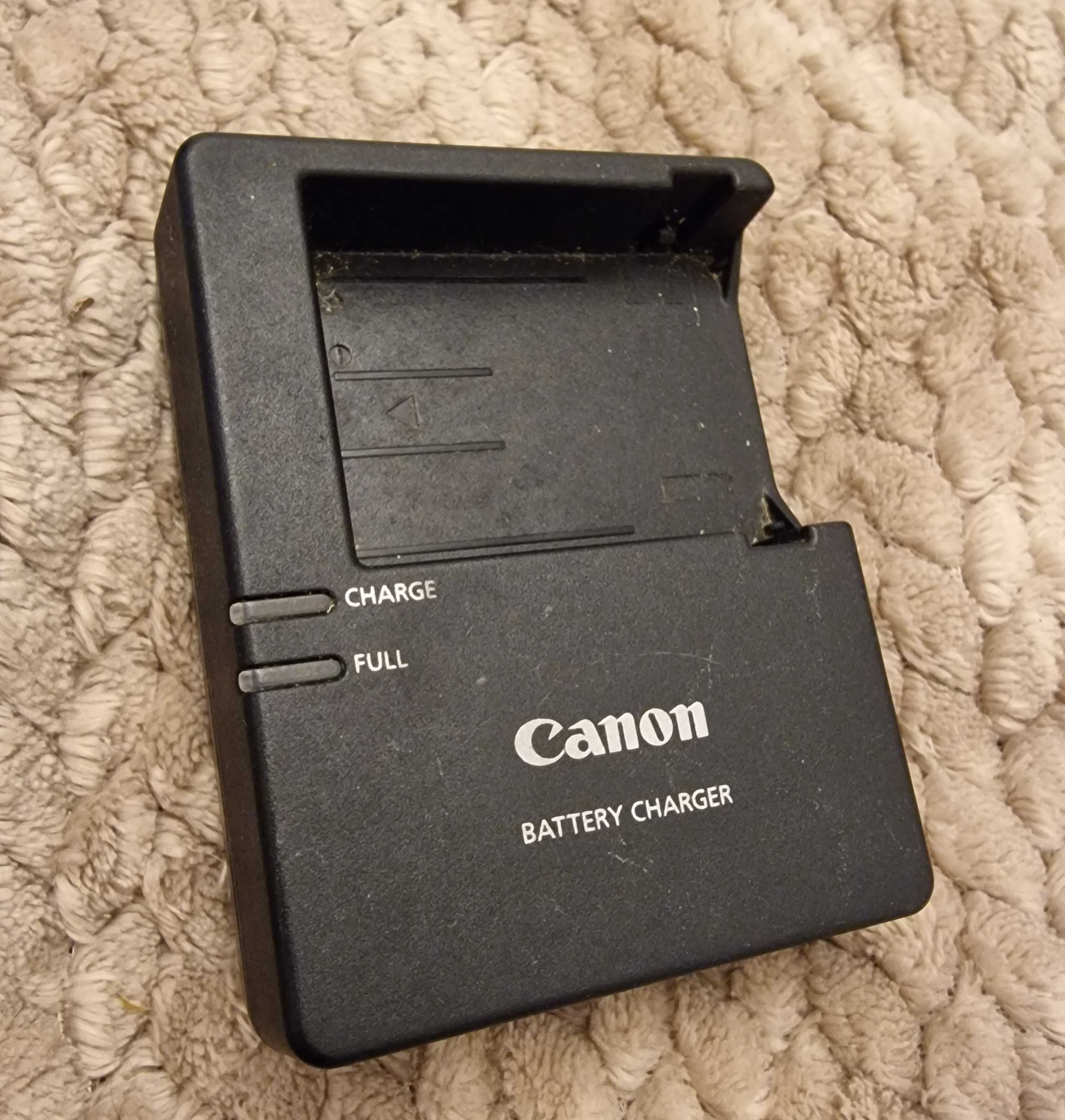 3 Батерии LP-E8 CANON и оригинално зарядно