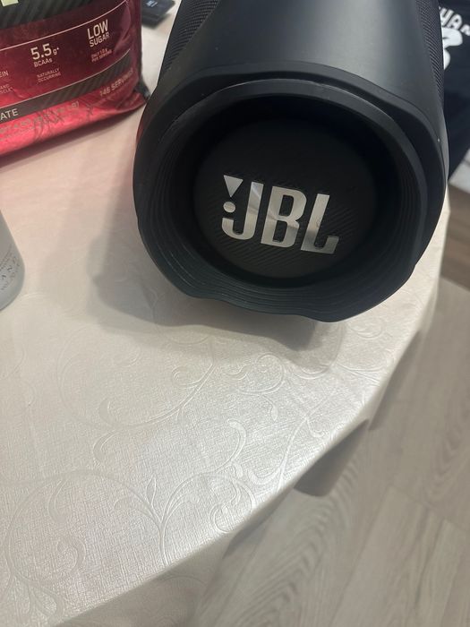 Тонколона Jbl boombox 2