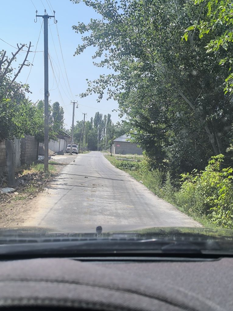 Toshkent viloyati orta chirchiq qorasuvda xovli uy SOTILADI 5 xona