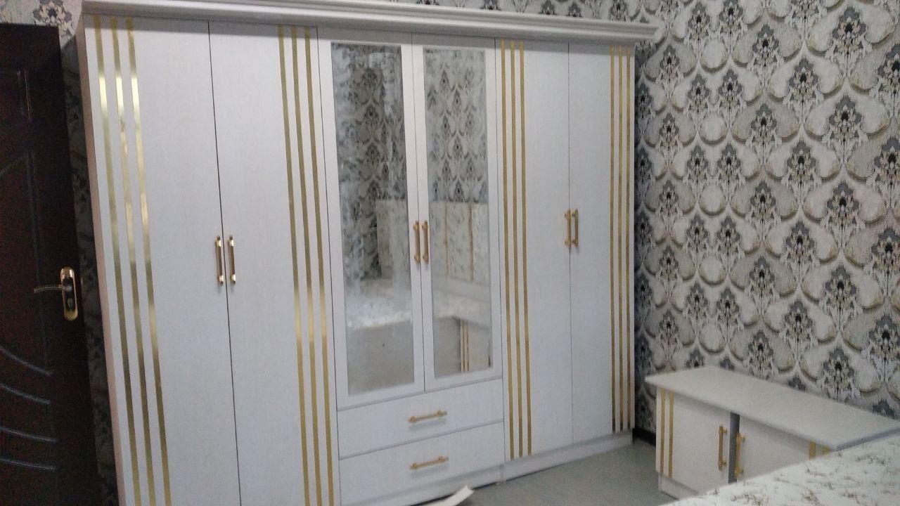 Shkaf sotiladi dastafka ustanovka bepul