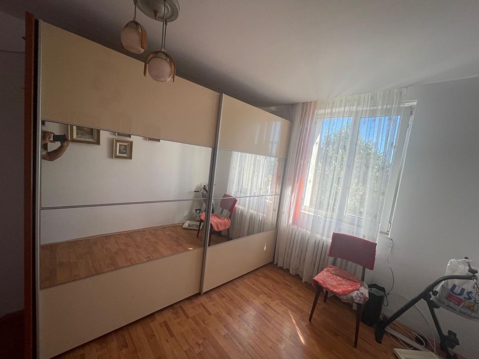 Dresing cu usi culisante