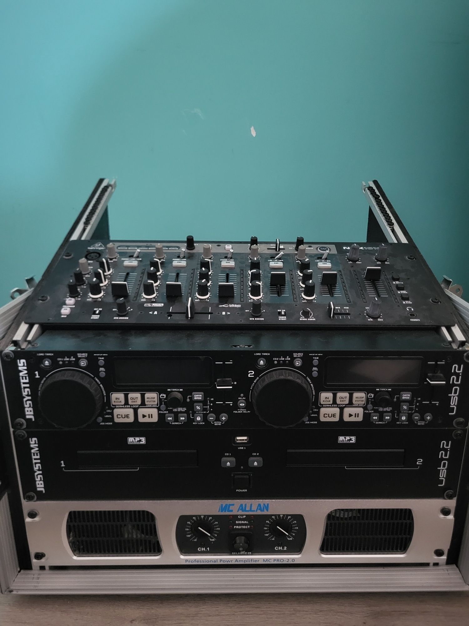 Rack audio cu statie profesionala / dj